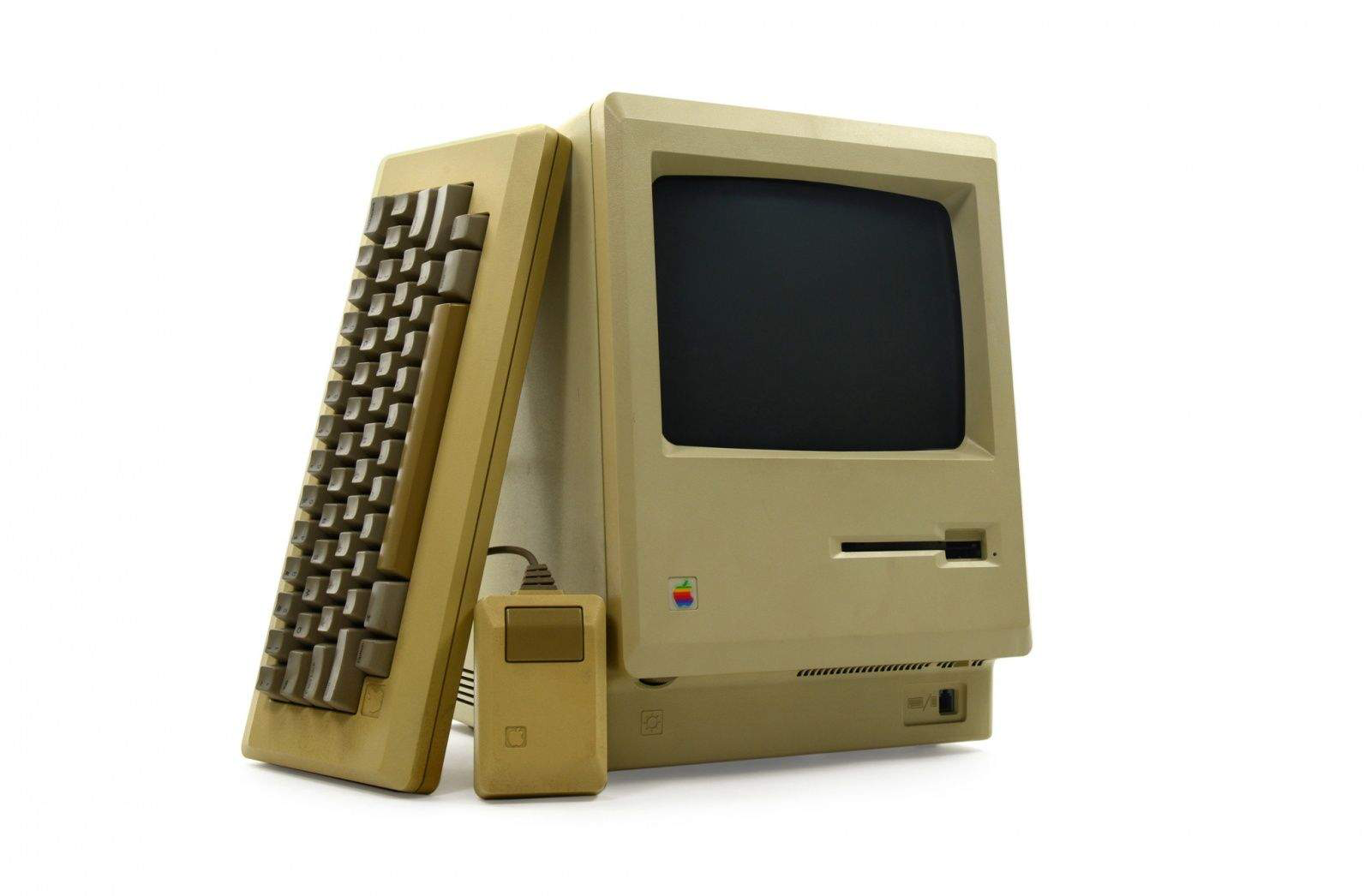 Этот день в истории Apple: первые 100 дней продаж Mac продемонстрировали его огромный успех