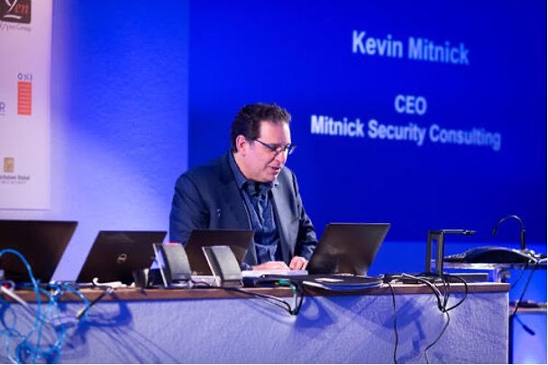 Кевин Митник: Первый хакер, попавший в список «самых разыскиваемых» ФБР