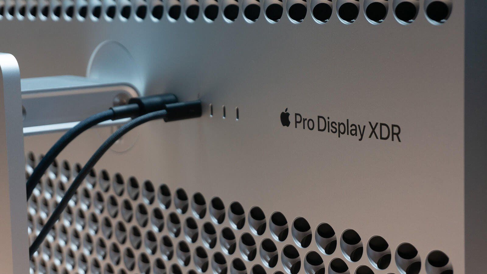 Apple xdr display. 32