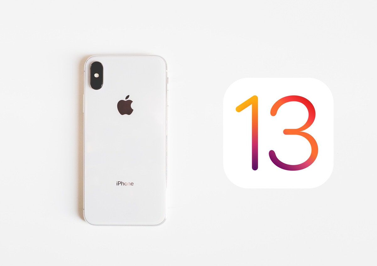 Айфон 13 про что значит. Айфон 13 Дата. Iphone 13 6.1. Айфон 13 картинки. 2 Айфона 13.