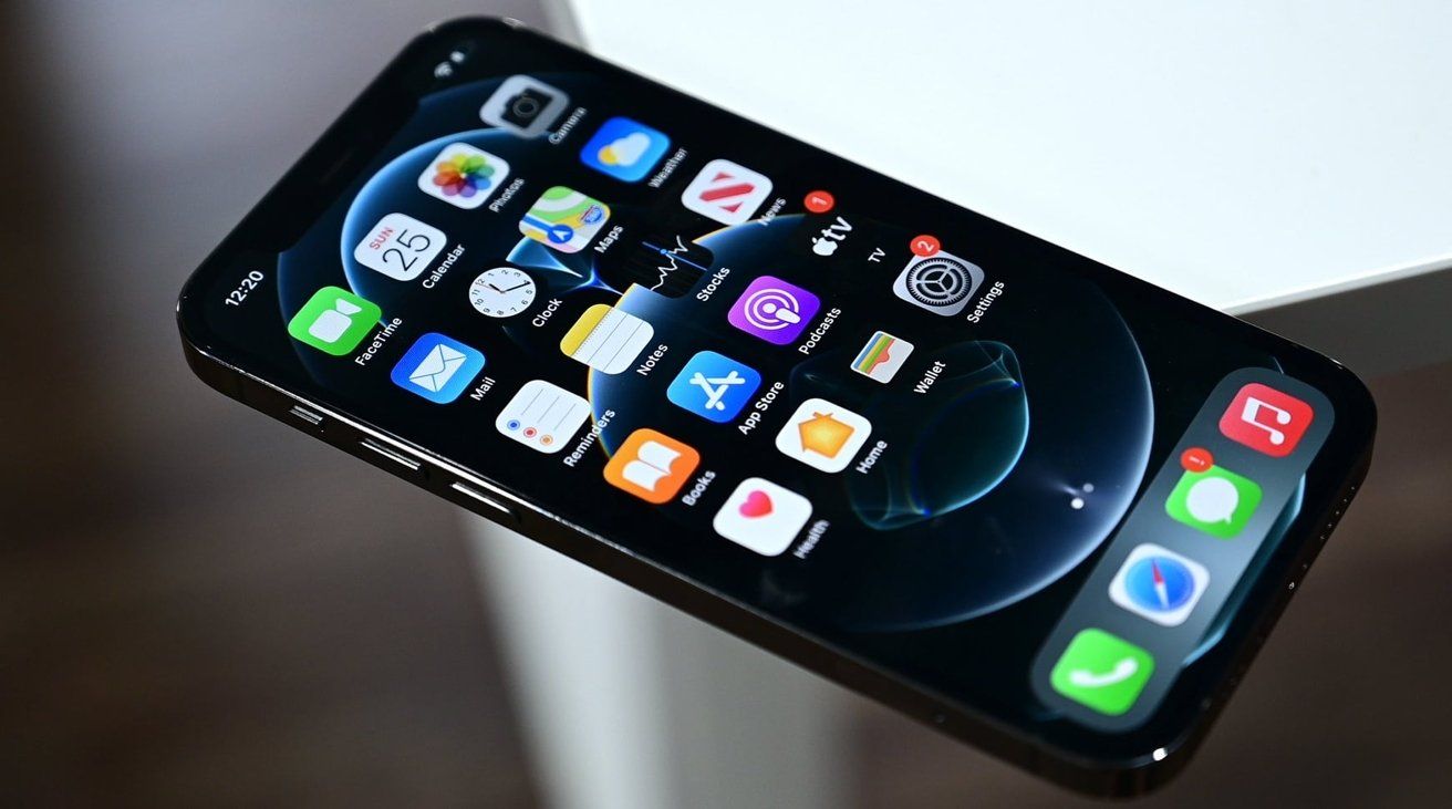Apple изучает способы сделать стекло дисплея iPhone более тонким и прочным