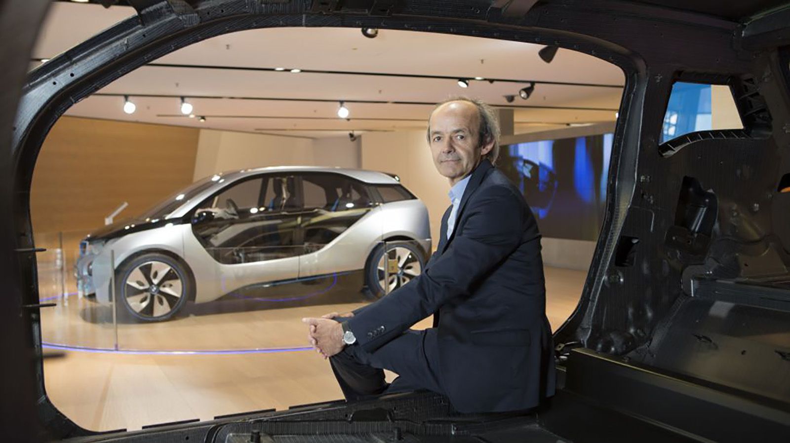 Bloomberg: Apple наняла бывшего руководителя BMW для создания Apple Car