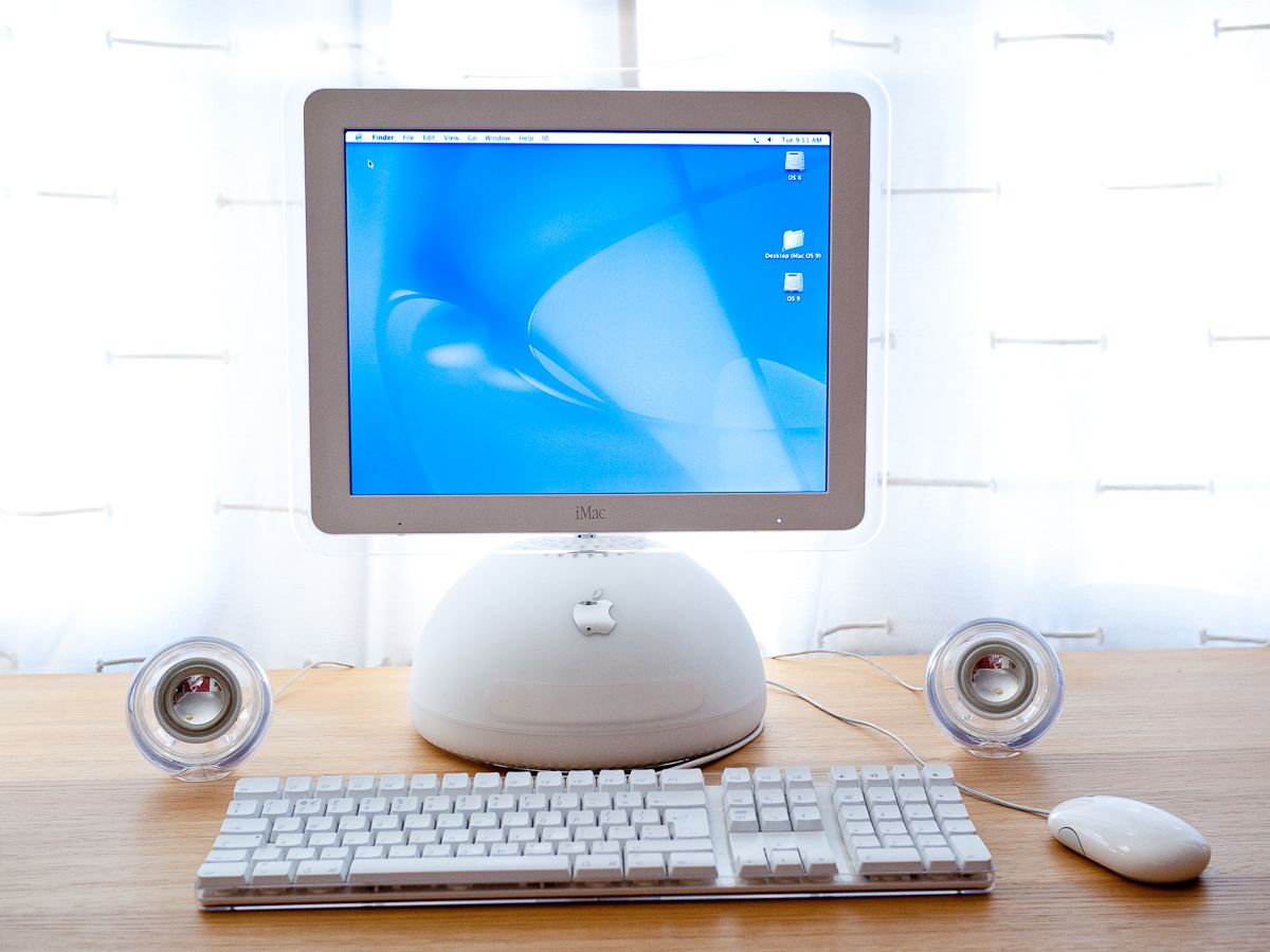 Этот день в истории Apple: новый iMac G4 выходит с невероятно большим 17-дюймовым дисплеем