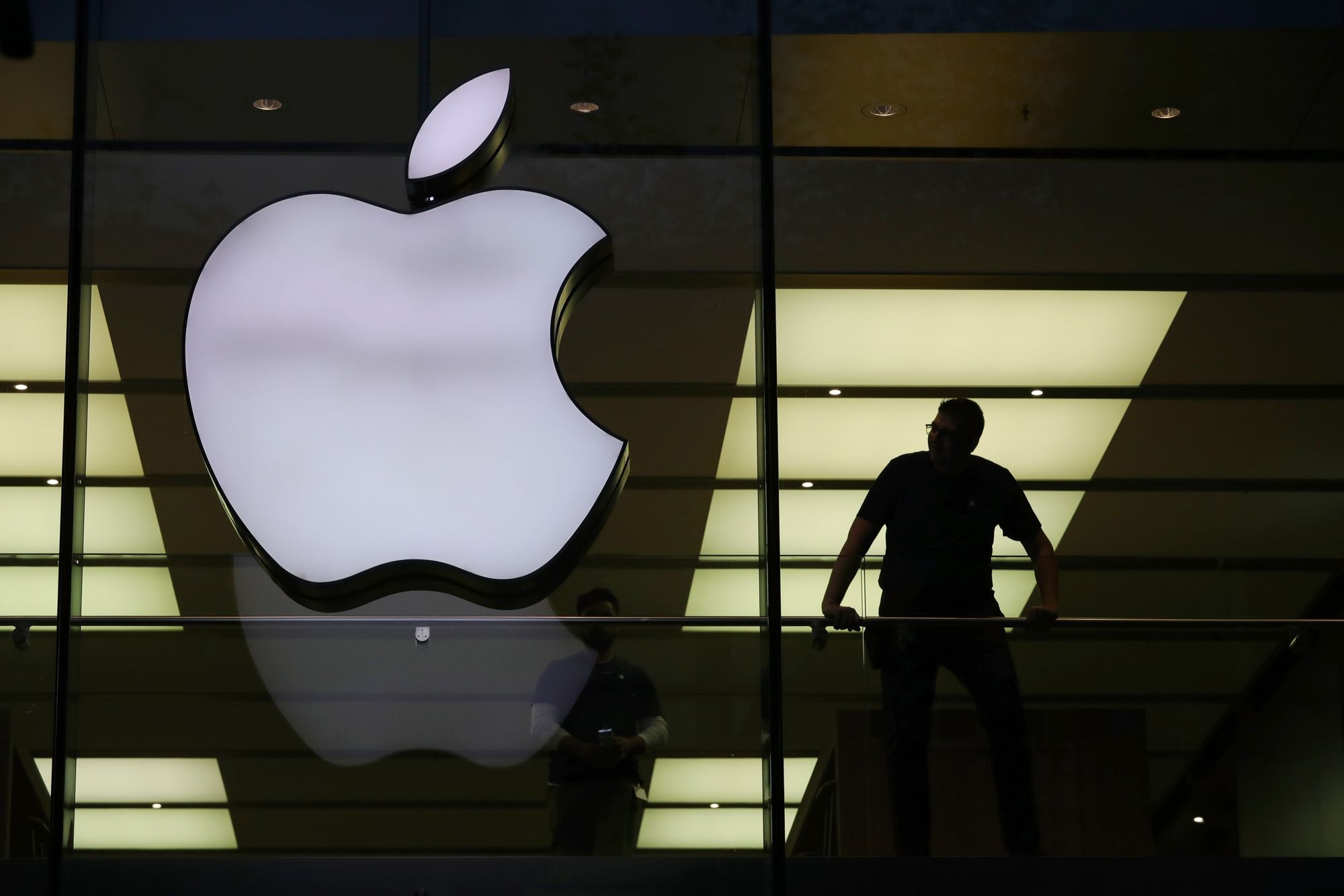 Новое движение #AppleToo привлекает внимание к расизму, сексизму и неравенству в компании Apple