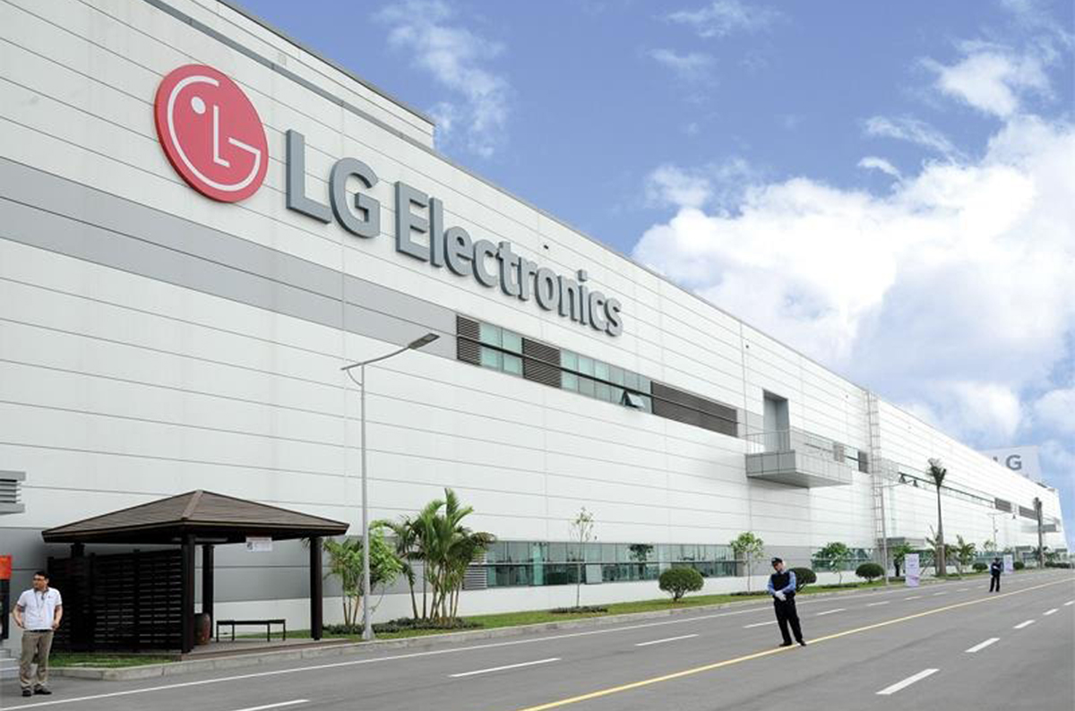 LG удваивает мощности по производству OLED-дисплеев.  Ожидается, что Apple переведёт на эту технологию больше устройств