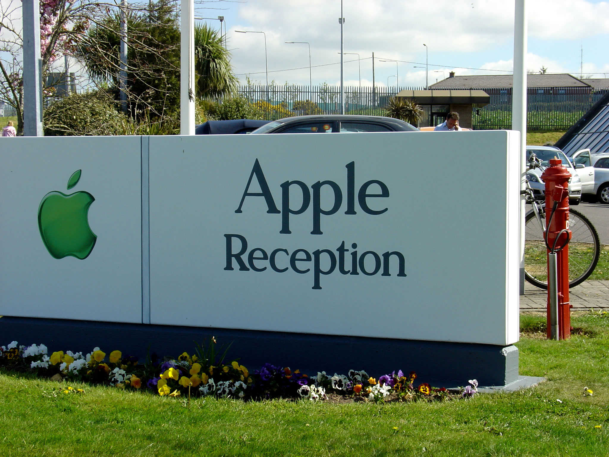 Ирландский сотрудник Apple выиграл дело о несправедливом увольнении по делу о взрывчатке