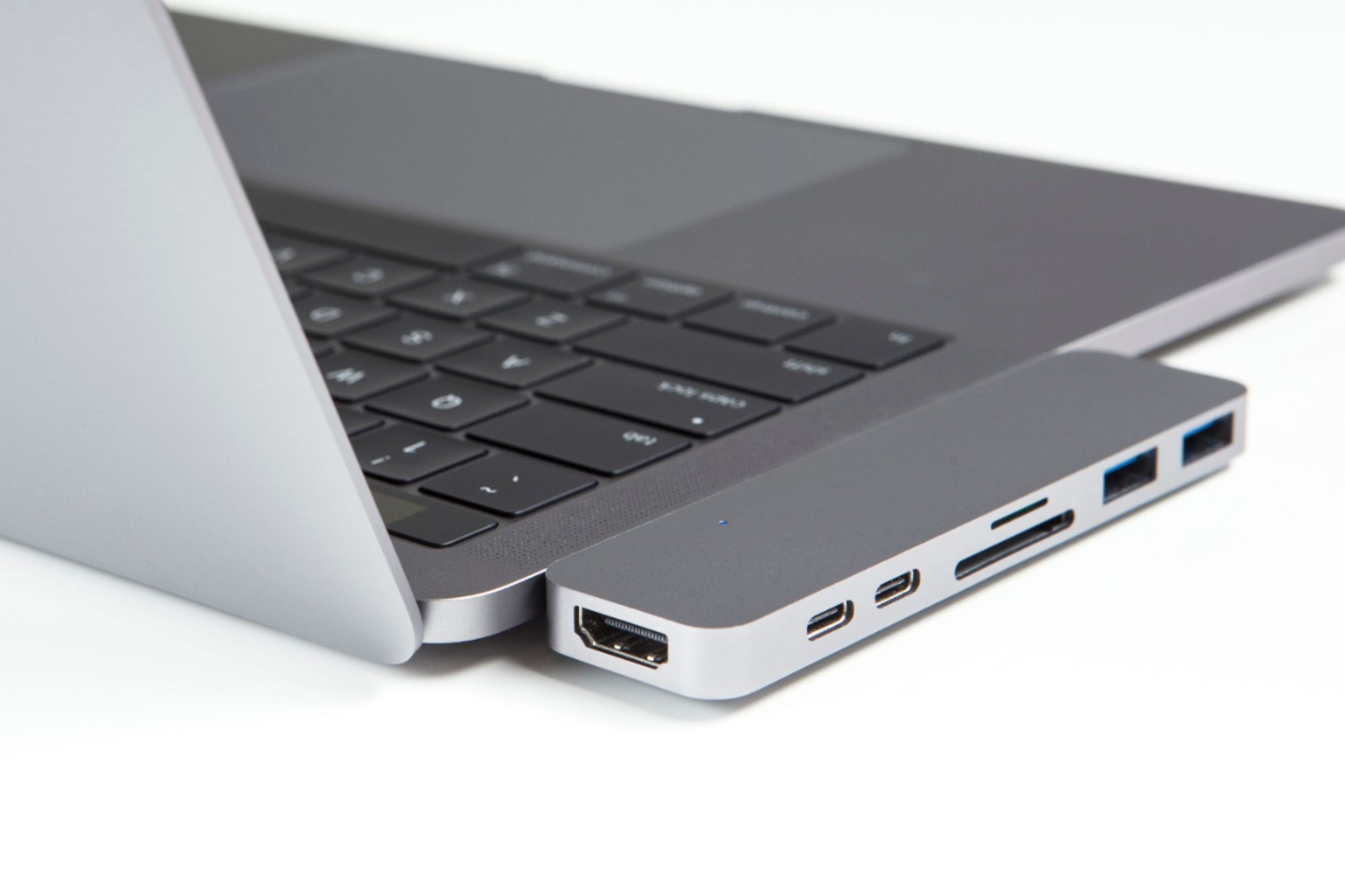 Как выбрать универсальный USB-хаб для MacBook