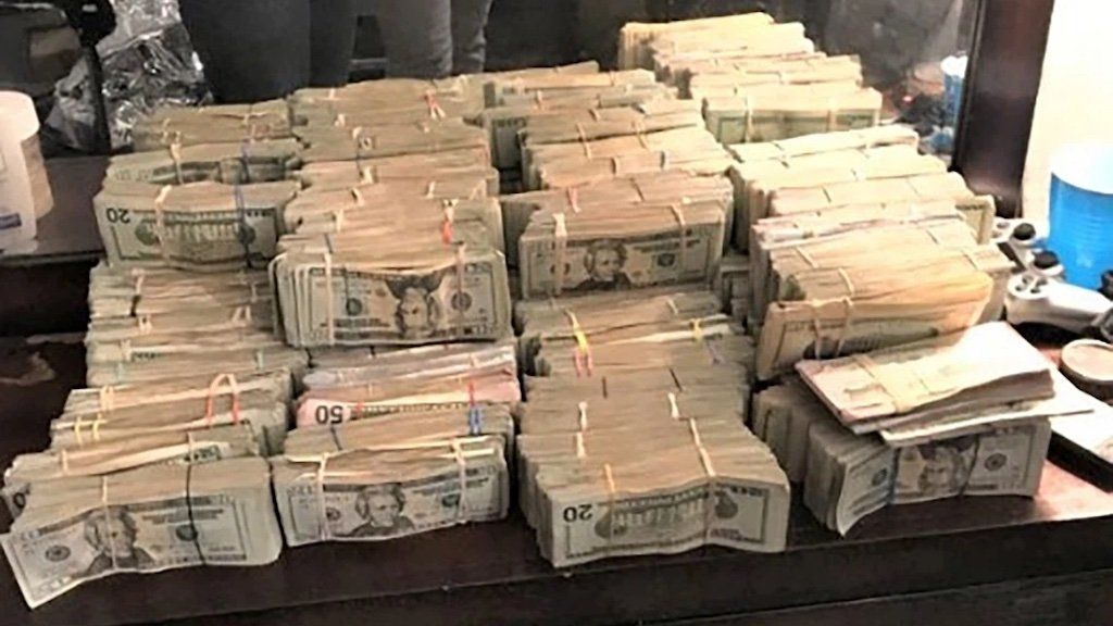 Банда грабителей отследила наркоторговцев с помощью Apple Watch и украла у тех $500 000