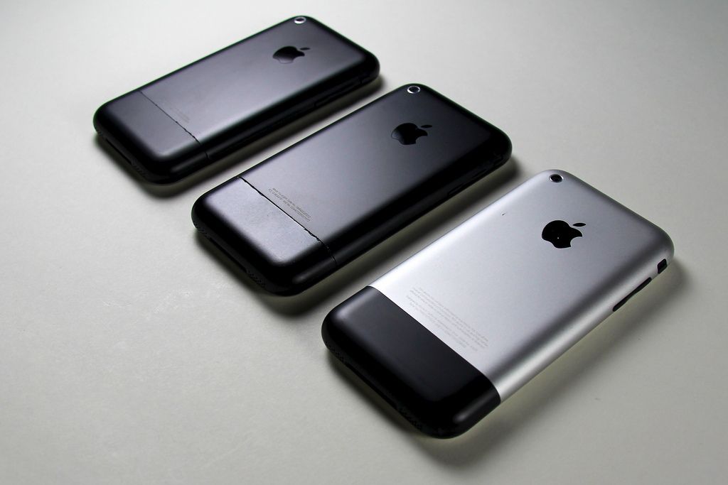 Этот день в истории Apple: скидка на iPhone в $200 вызывает негативную реакцию фанатов