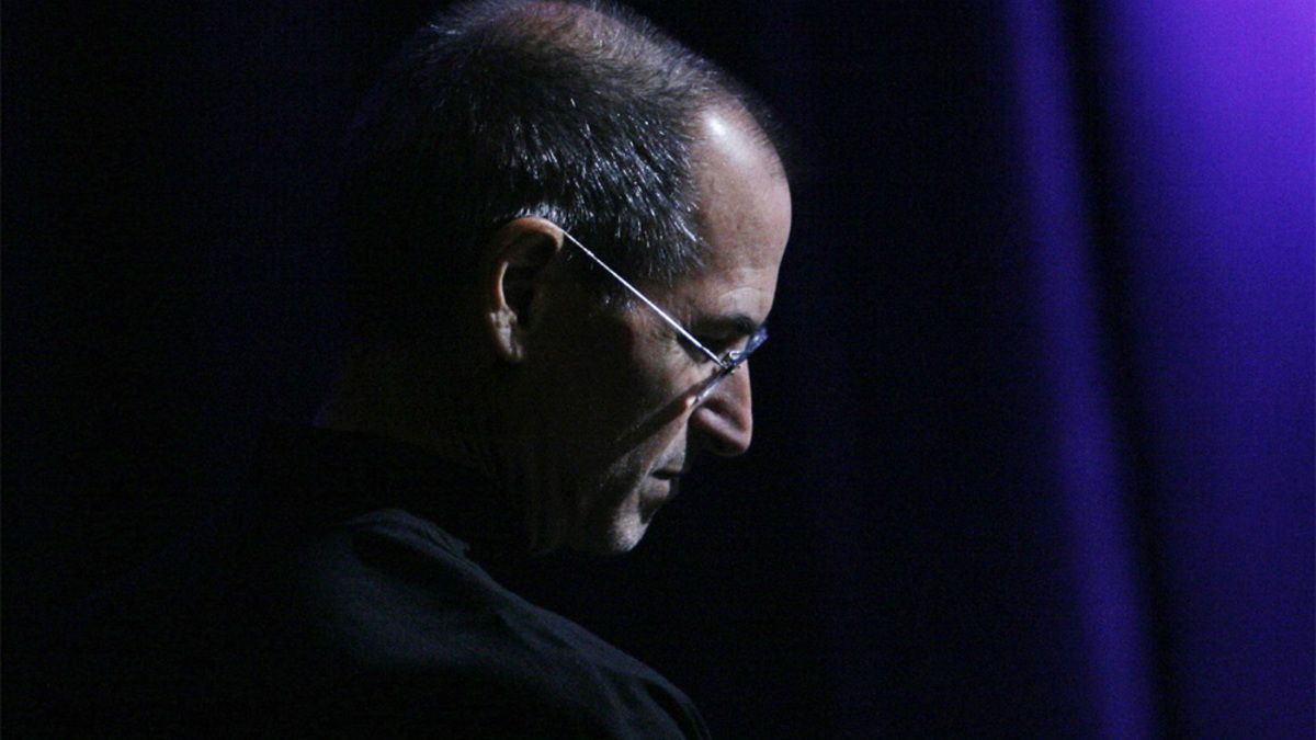 Этот день в истории Apple: Стив Джобс уходит с поста генерального директора Apple