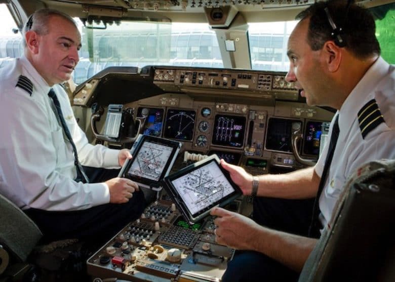 Этот день в истории Apple: iPad поднимается в небо с пилотами United Airlines
