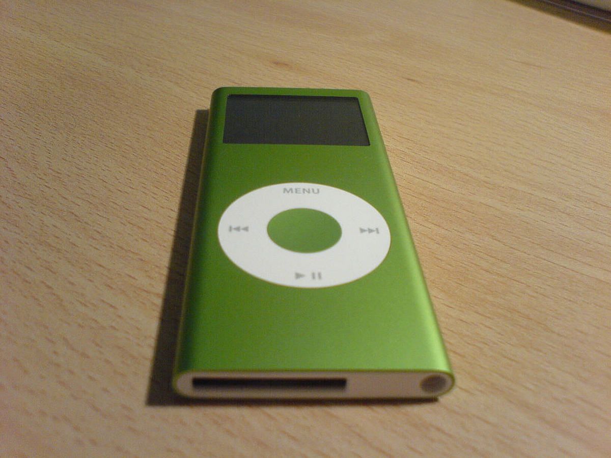 Этот день в истории Apple: iPod nano после обновления выходит в красочном алюминиевом корпусе