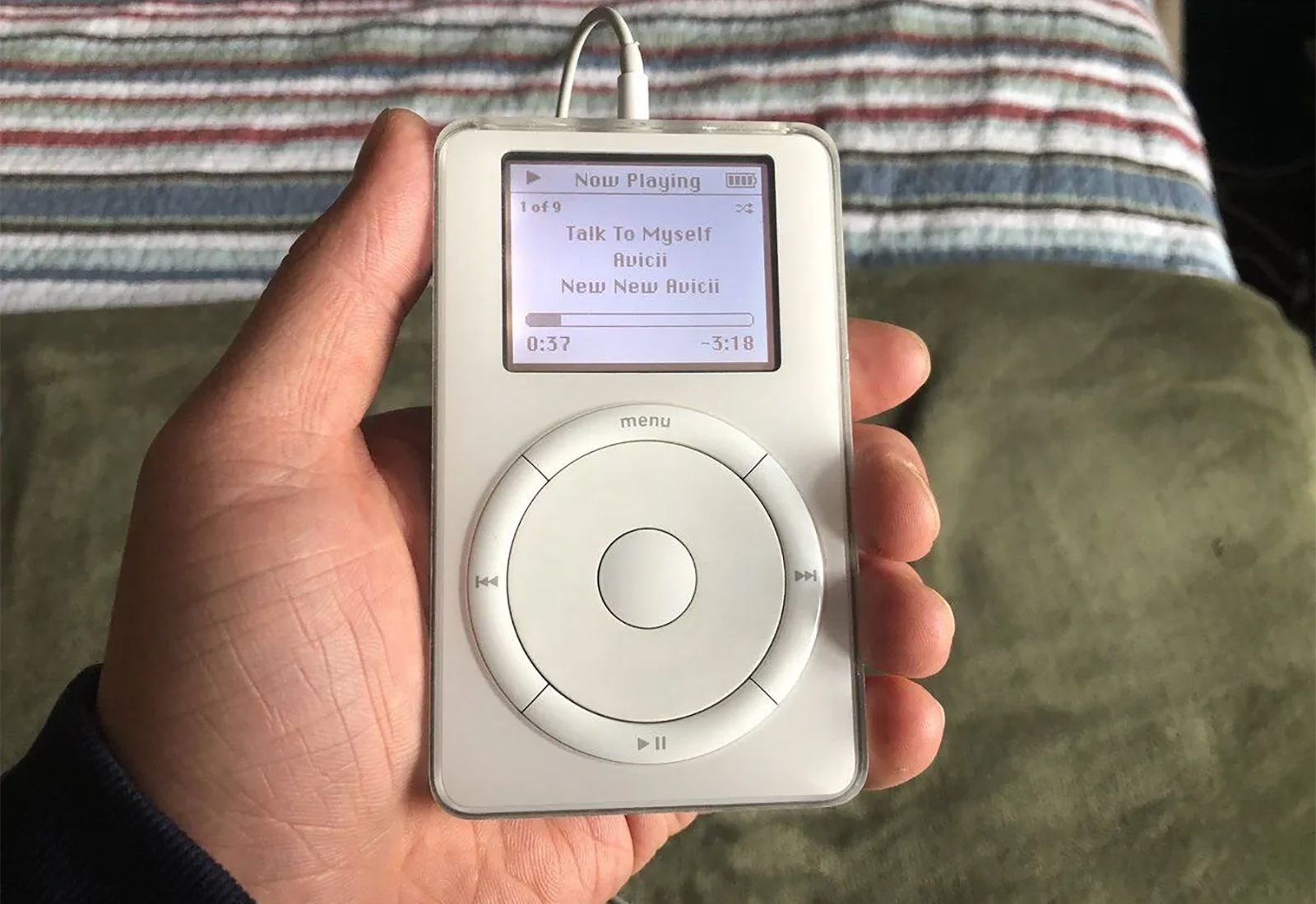 Этот день в истории Apple: представлен iPod первого поколения с библиотекой в 1000 песен