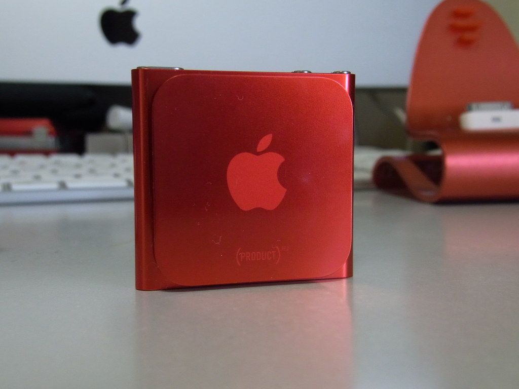 Этот день в истории Apple: выпущена серия красных iPod nano для борьбы со СПИДом