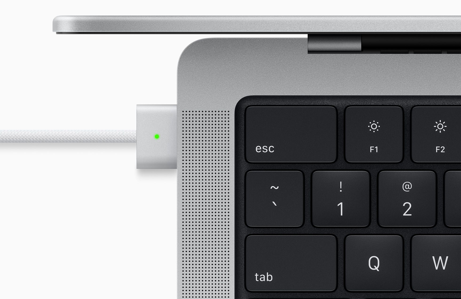 67-ваттный адаптер питания Apple не поддерживает быструю зарядку 14-дюймовых MacBook Pro