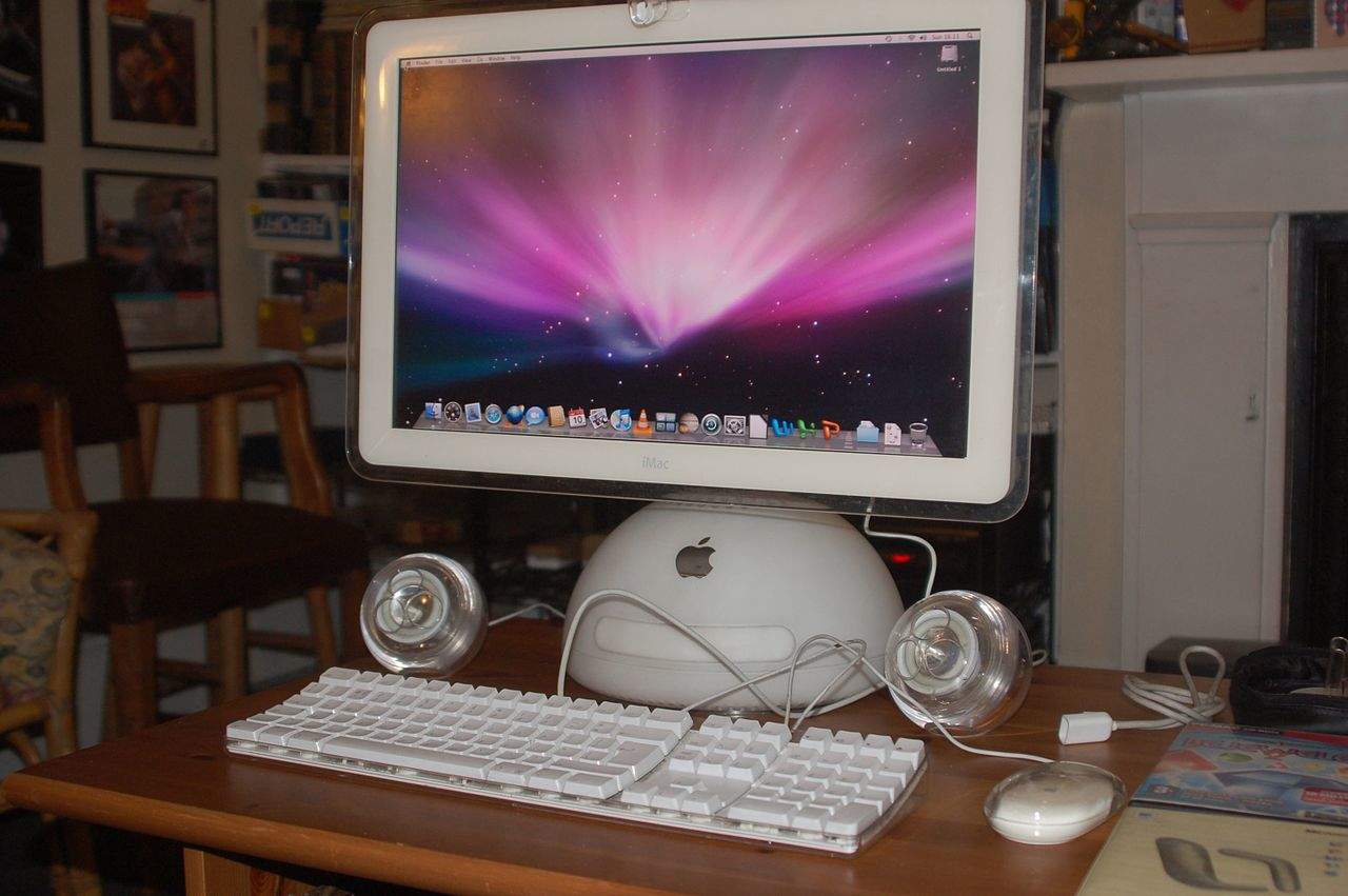 Этот день в истории Apple: представлен iMac G4 с самым большим размером экрана