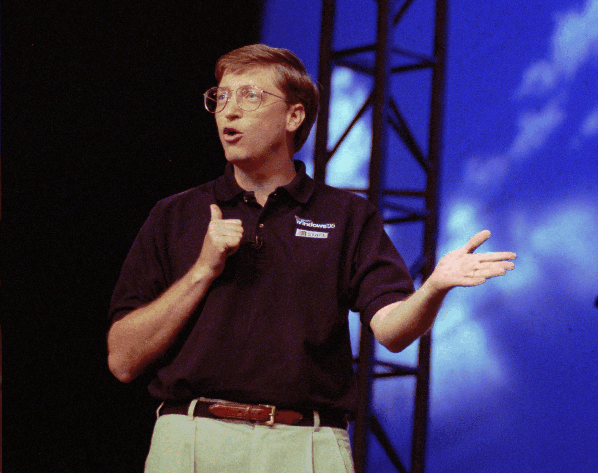 Этот день в истории Apple: Билл Гейтс высоко оценивает перспективное будущее Mac