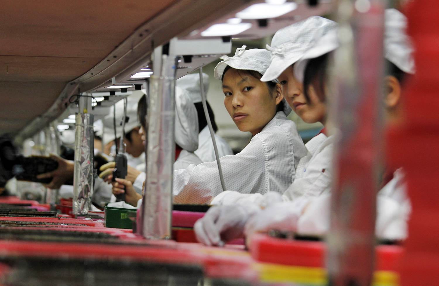 Этот день в истории Apple: начато расследование причин гибели работников на фабрике по производству iPhone