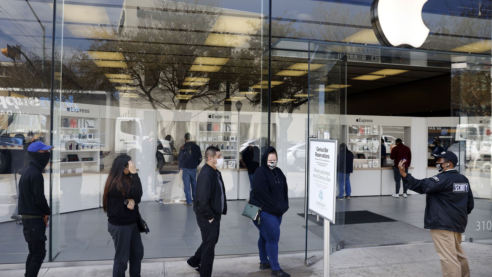 Apple закрыла ещё несколько магазинов из-за всплеска случаев заболевания COVID-19