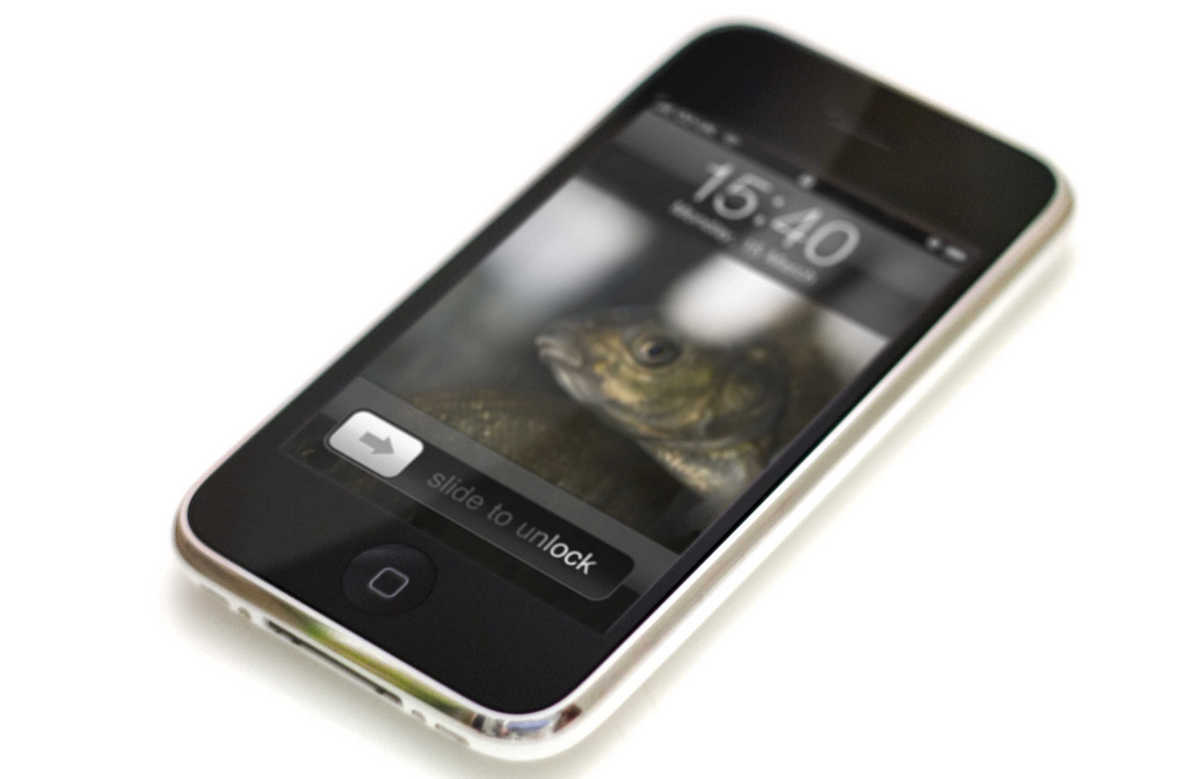 Этот день в истории Apple: подана патентная заявка на скользящий жест «Slide to unlock» для iPhone