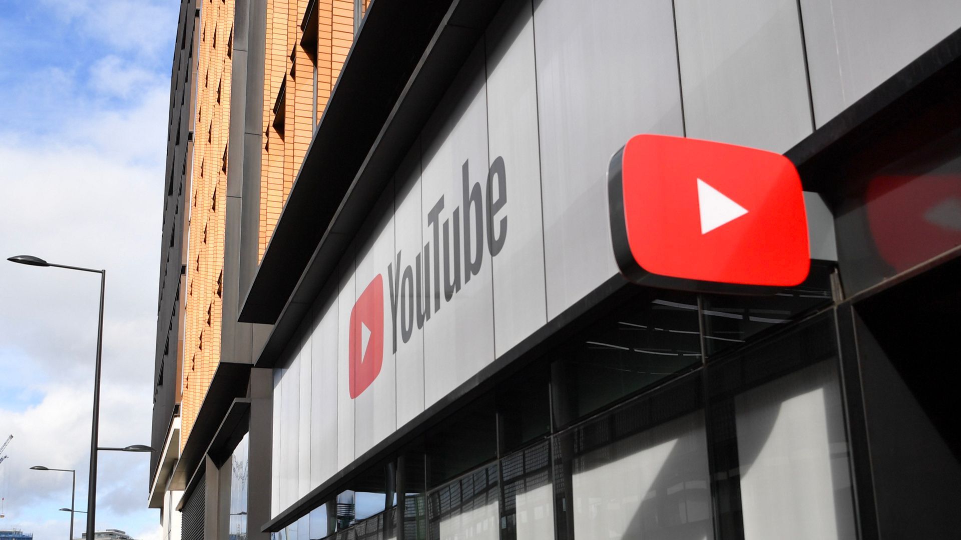 CEO YouTube: Платформа будет развиваться в области NFT и Web3