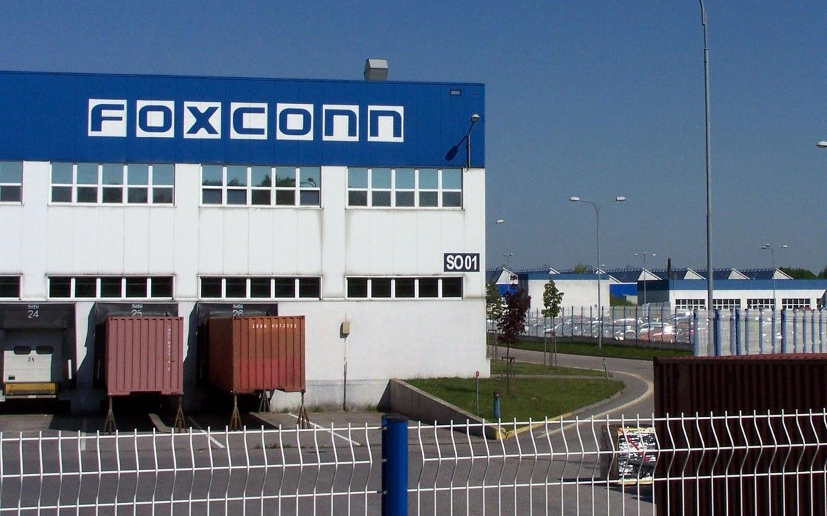 Foxconn выплатит крупные бонусы за найм новых работников в преддверии праздника Лунного Нового года