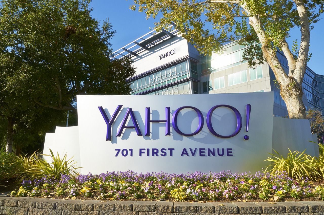 Сегодня в истории: Стив Джобс рассматривает возможность покупки Yahoo