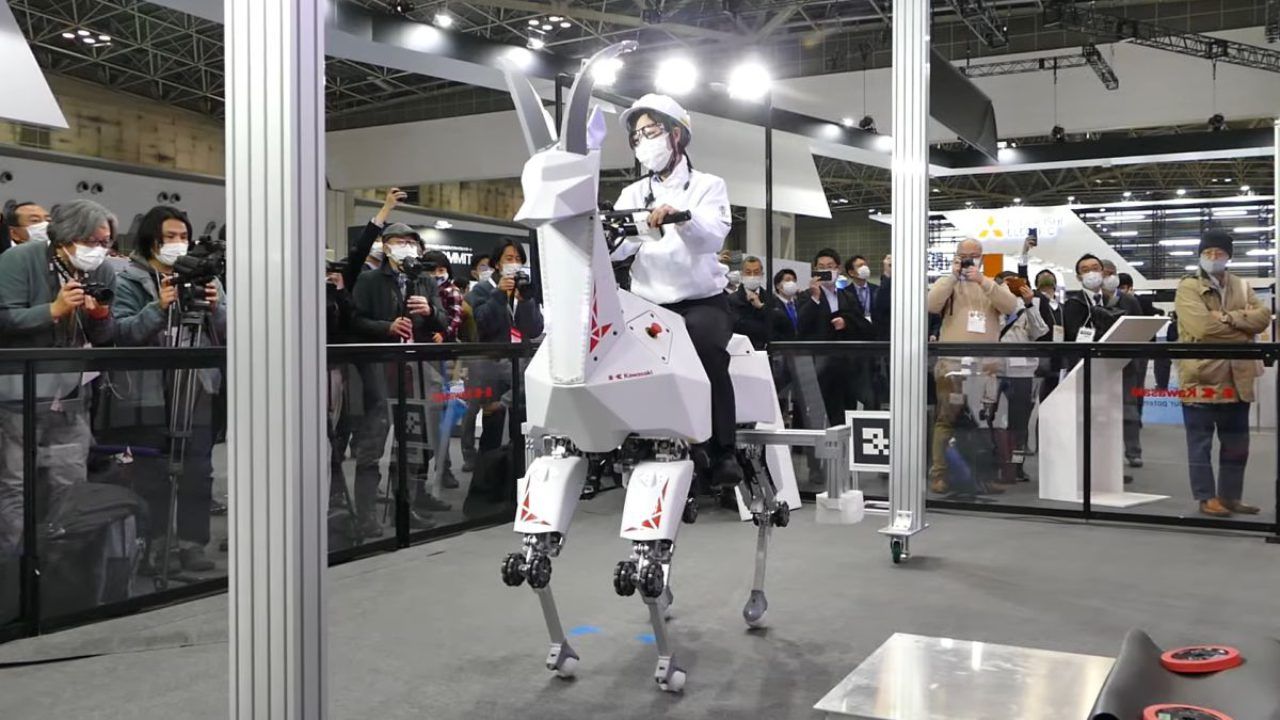 Kawasaki представила робота-козла, на котором можно ездить