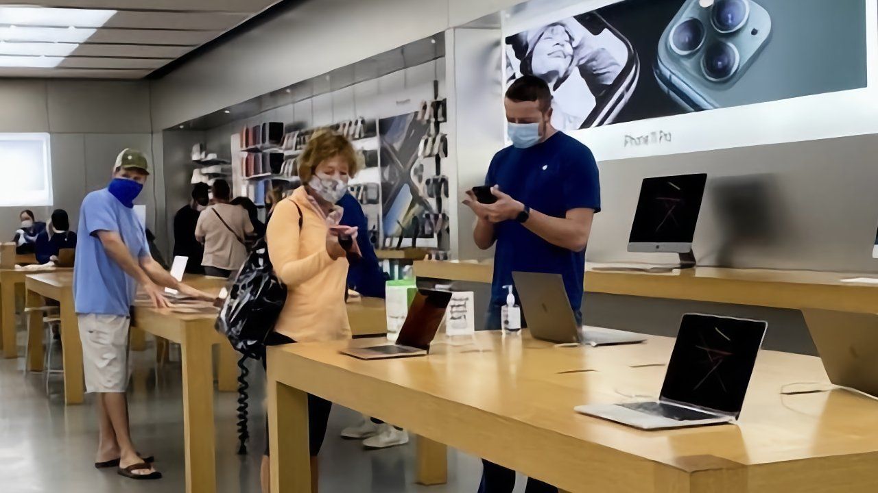 Apple откажется от обязательного ношения масок для сотрудников