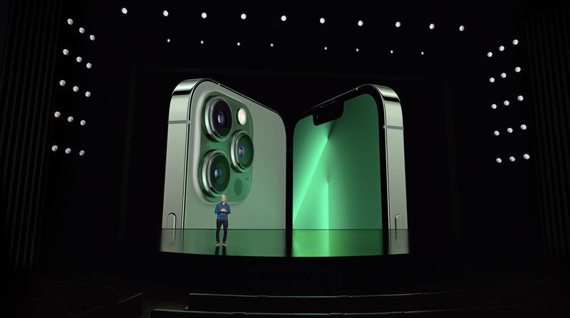 Apple представила iPhone 13 в зелёном цвете