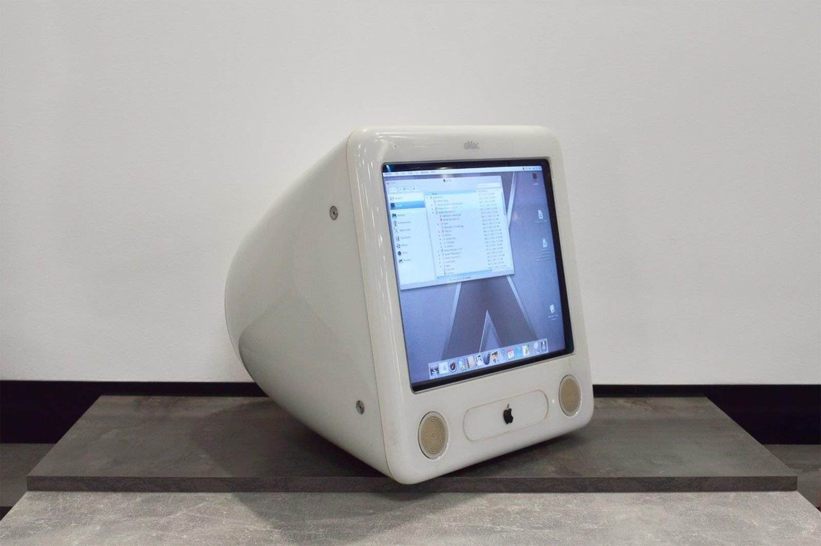 20 лет назад компания Apple представила eMac