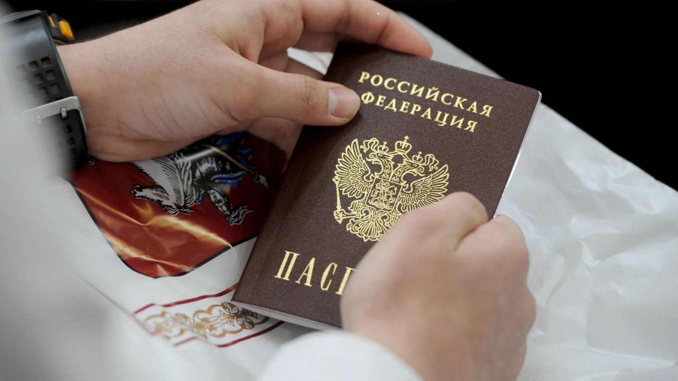Данные российских паспортных данных стали известны в результате утечки базы данных
