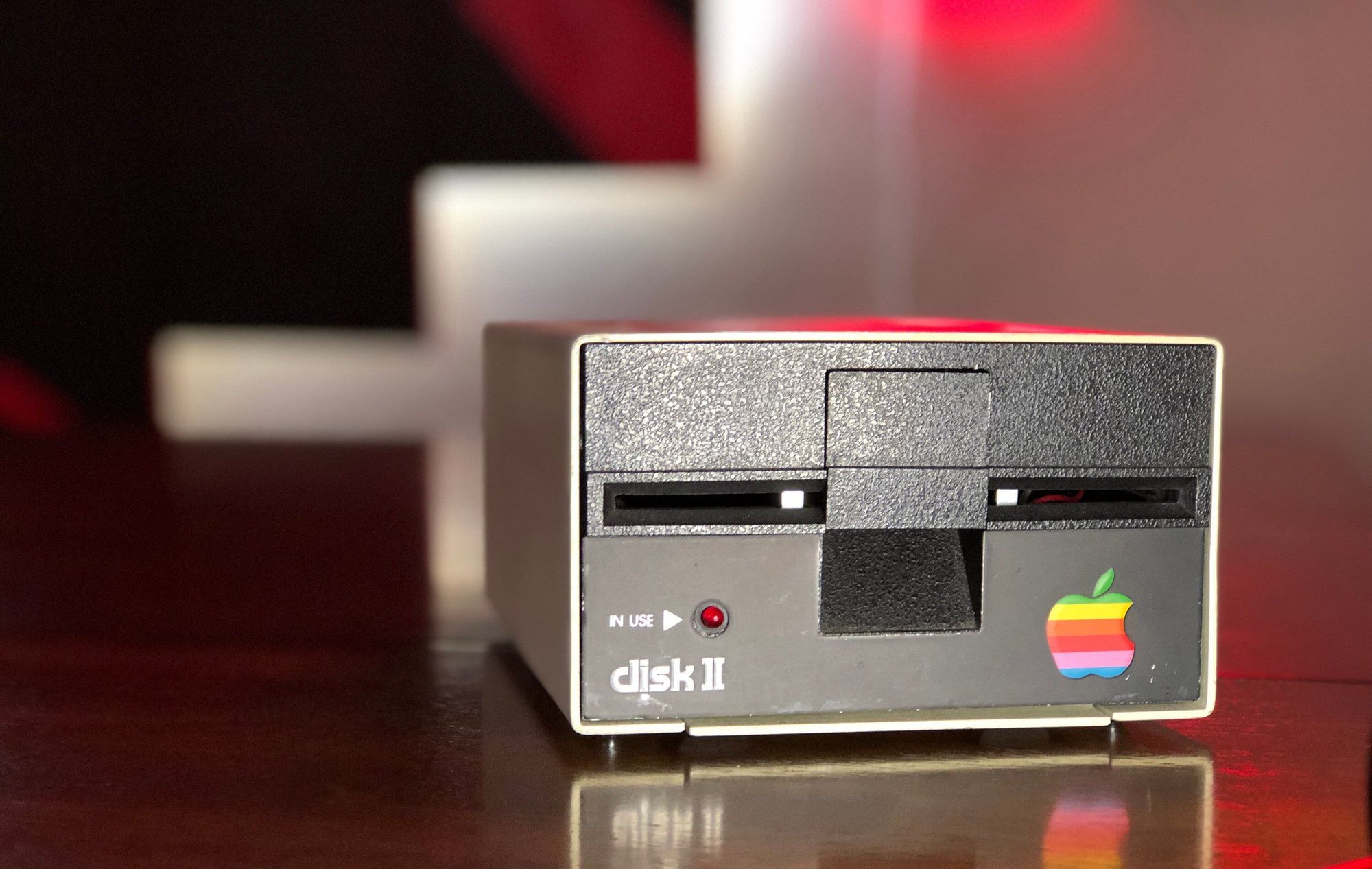 Этот день в истории Apple: компьютер Apple II получает свой первый дисковод Disk II
