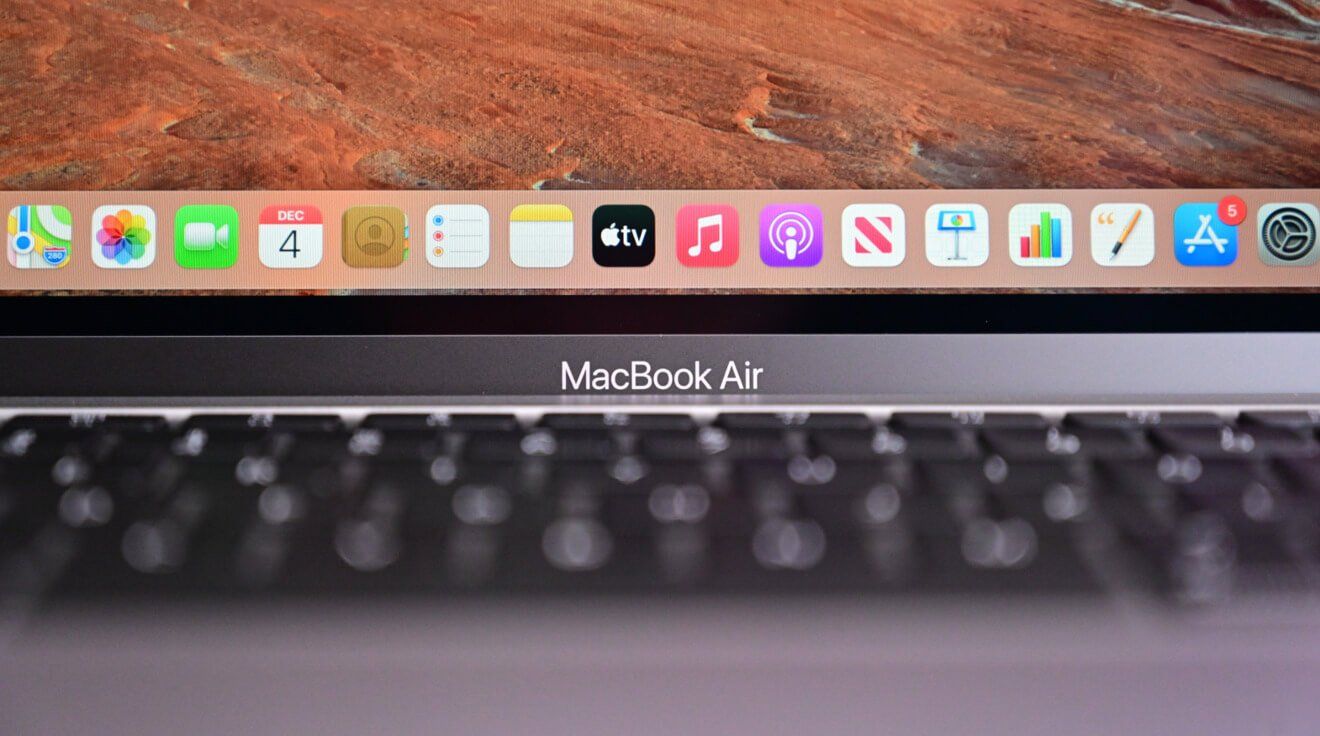Пользователи стали массово жаловаться на появление трещин на дисплее MacBook Air