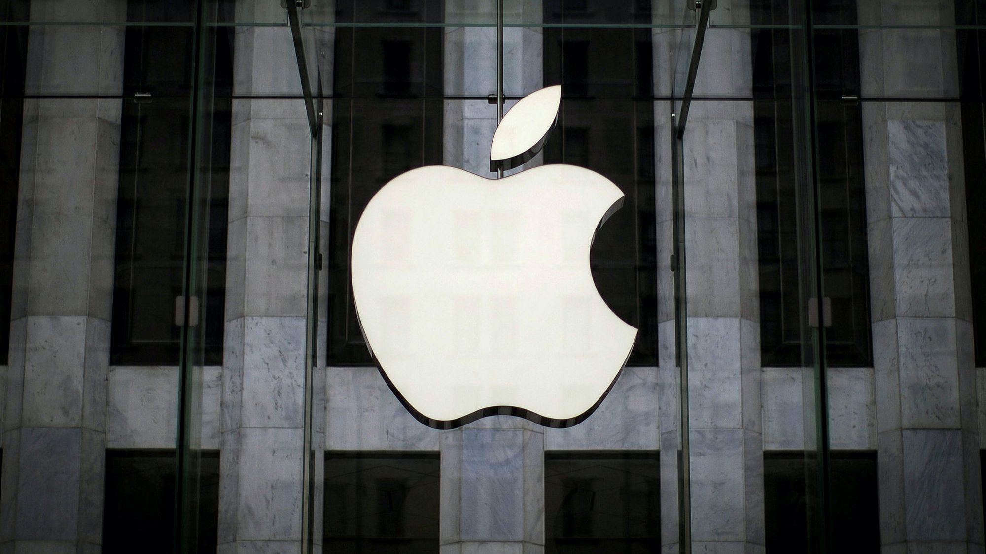 Apple передумала использовать китайские чипы YMTC в iPhone из-за санкций США