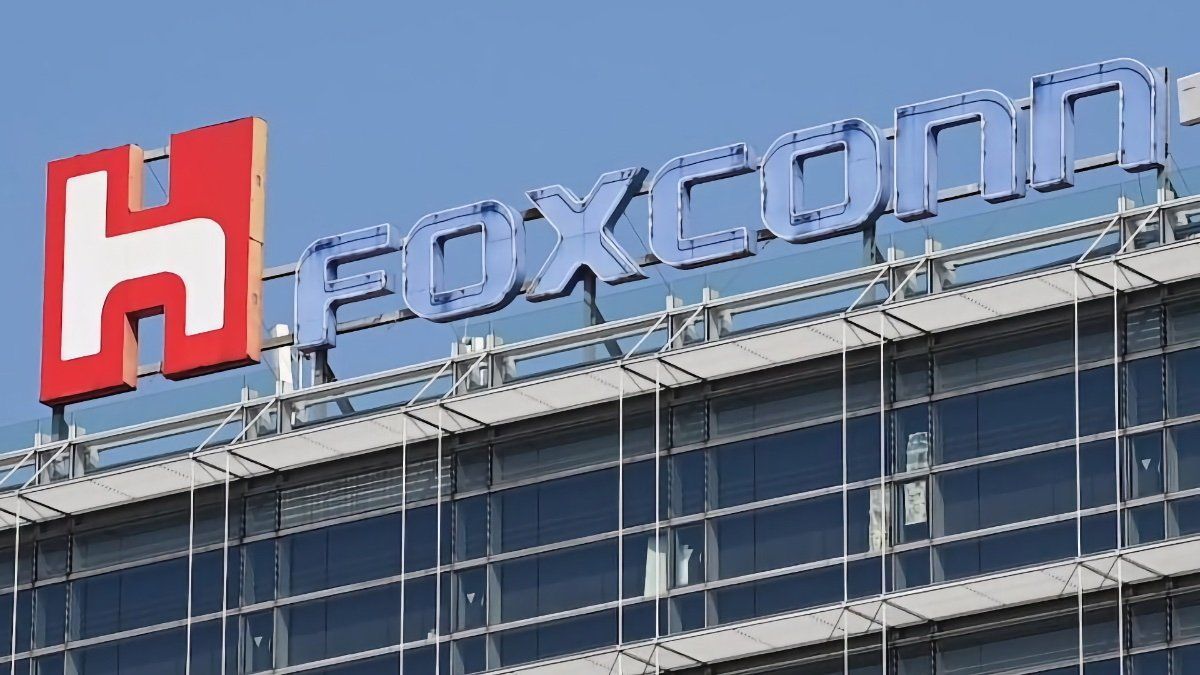 Главный завод Foxconn по производству iPhone пострадал от вспышки COVID-19