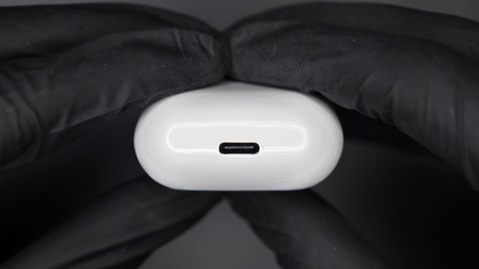 Гурман: AirPods и аксессуары для Mac, скорее всего, перейдут на USB-C к 2024 году