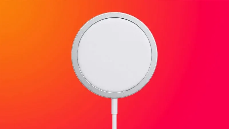 Apple выпустила новую прошивку для беспроводной зарядки MagSafe