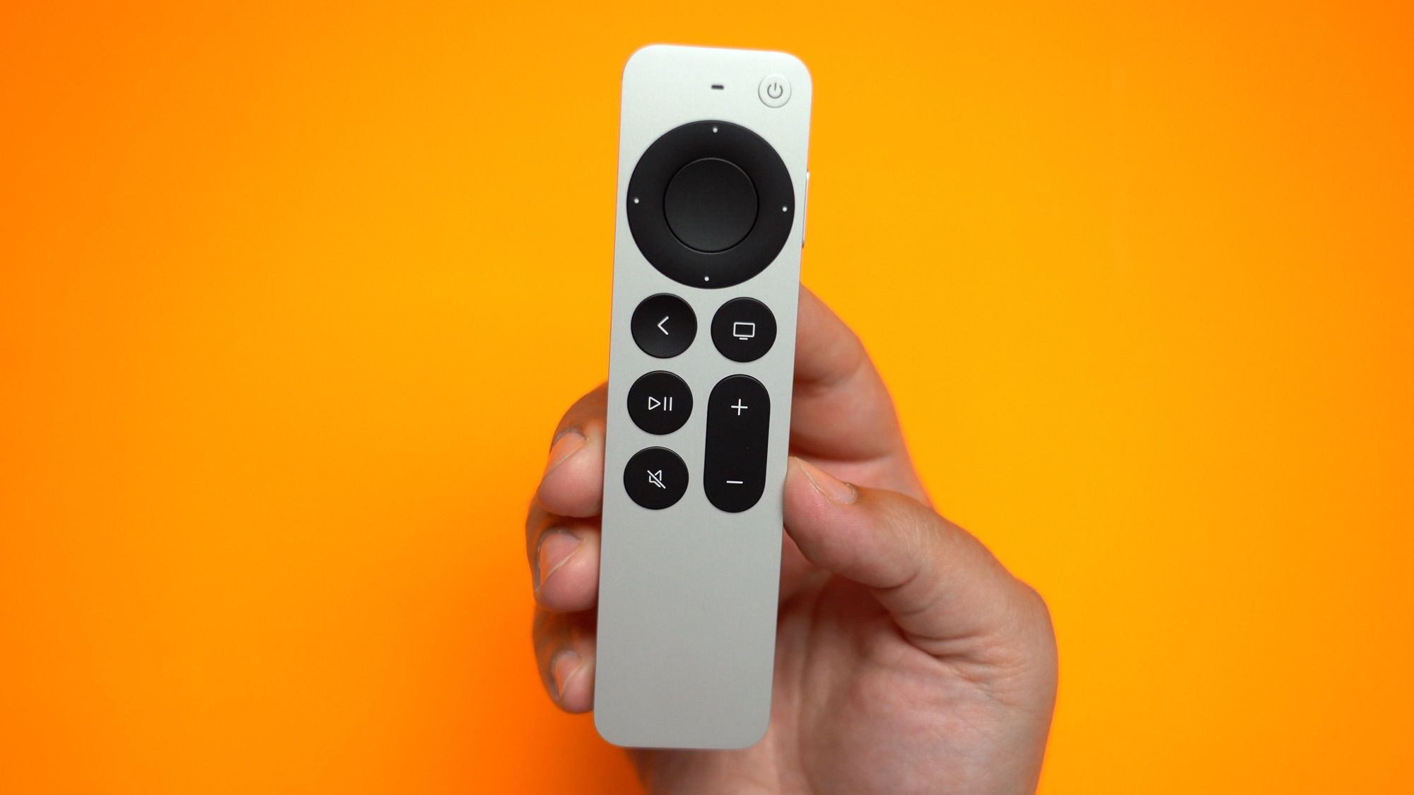 В комплекте с новой Apple TV 4K больше не идёт зарядный кабель для Siri Remote