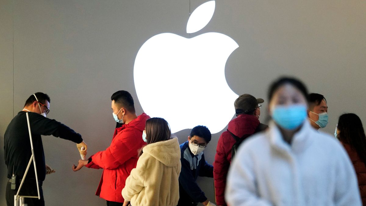 Китай нанимает сельских жителей для восстановления производства iPhone на заводе Foxconn после оттока персонала