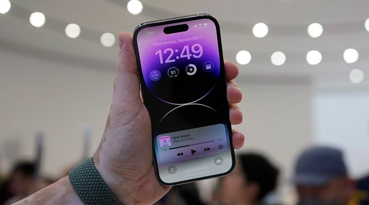 Apple сократила прогноз по поставкам iPhone в связи с ограничениями в Китае
