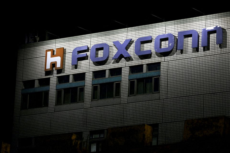 Неудачи Foxconn будут всё сильнее сказываться на производстве iPhone, рабочие продолжают покидать завод