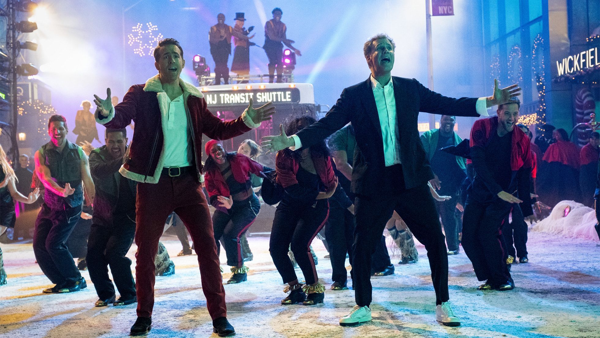 Как Райан Рейнольдс и Уилл Феррелл учились танцевать для художественного фильма «В духе Рождества»