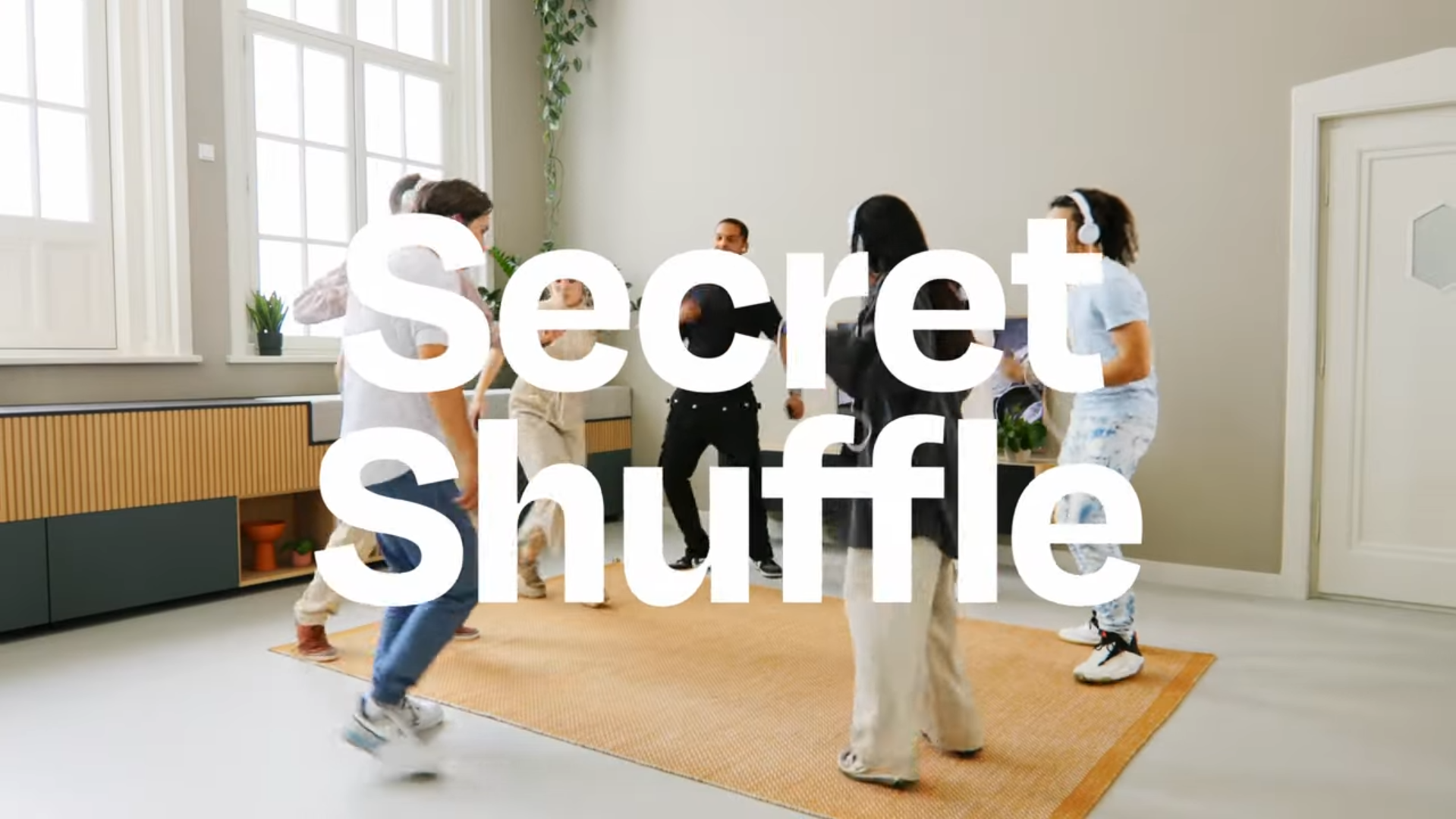 Secret Shuffle, совершенно новая игра для вечеринок, рассчитанная на 60 игроков, выйдет на следующей неделе