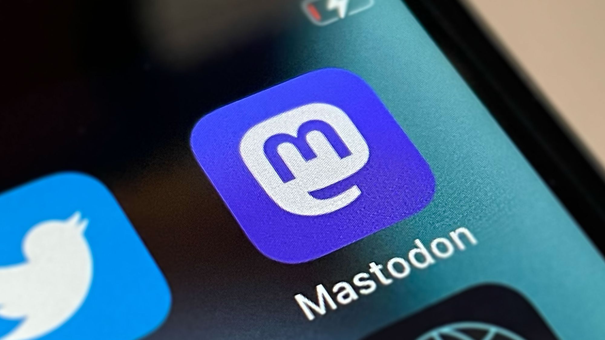 Mastodon для iPhone: три клиента для децентрализованной соцсети