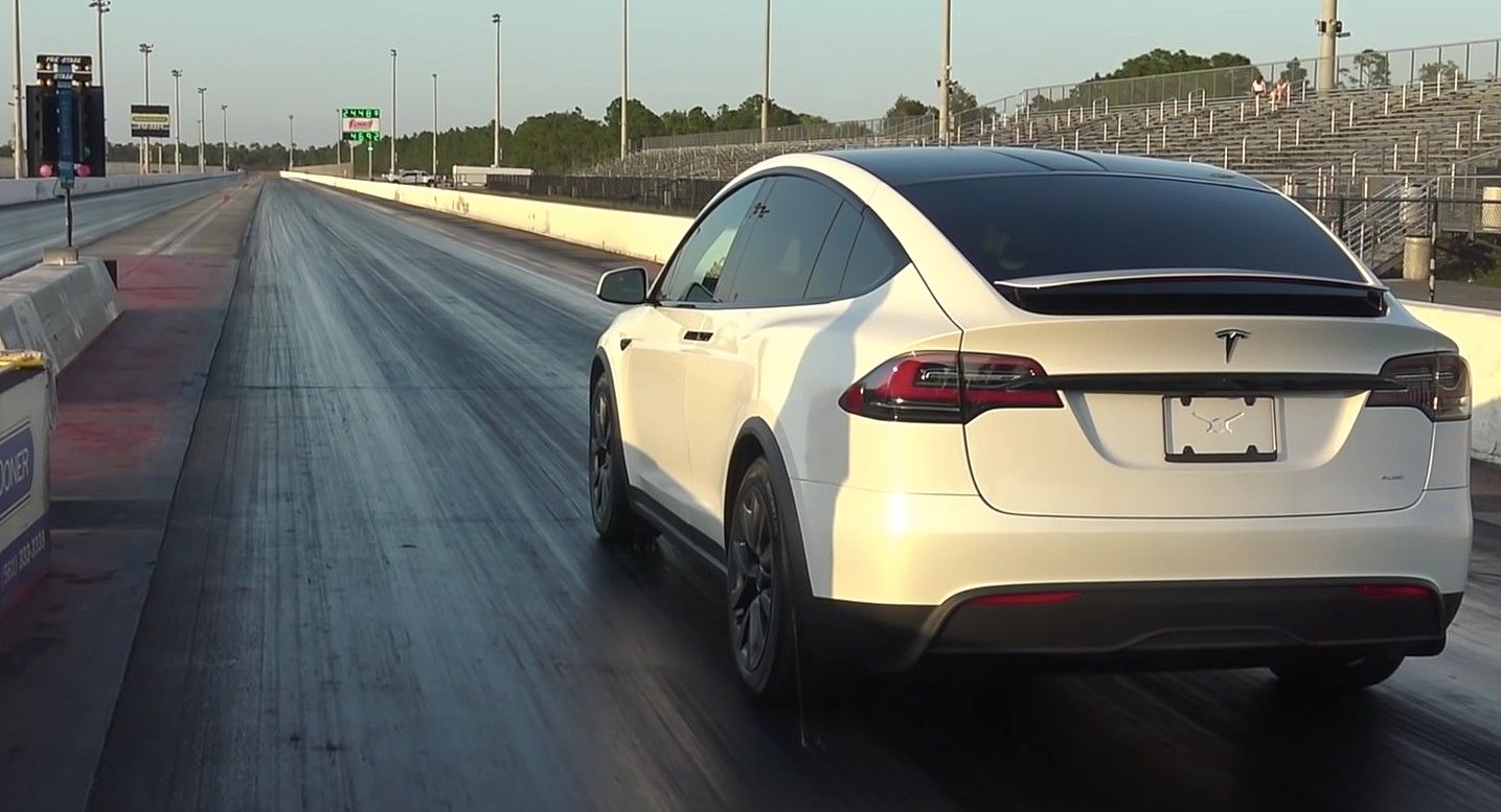 Видео с демонстрацией автономных возможностей Tesla в 2016 году было постановочным