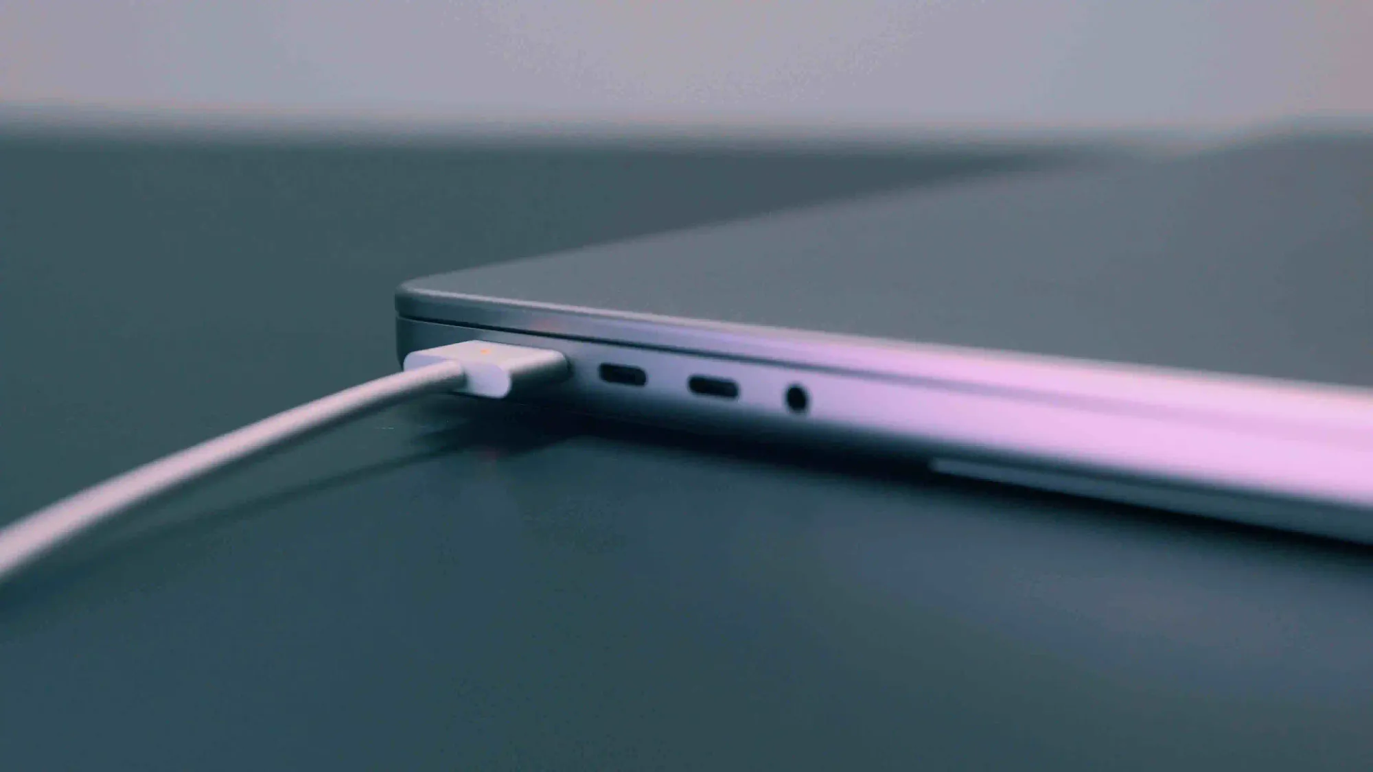 Уход за батареей MacBook: приложение Battery строго ограничит заряд батареи до 80%