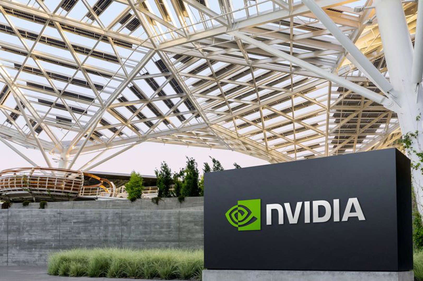 Nvidia представила новые технологии и сервисы в области ИИ