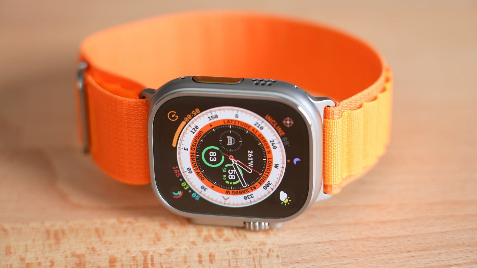 Слухи: Apple Watch Ultra с дисплеем MicroLED появятся к 2025 году