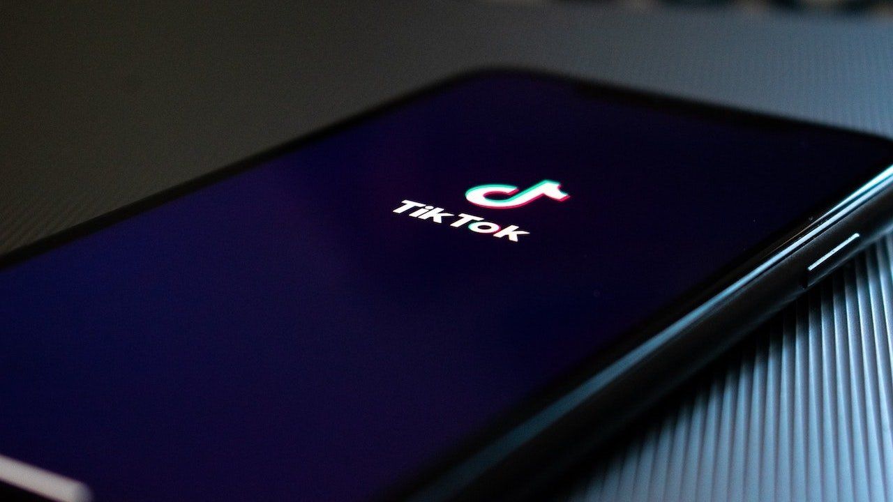 Несмотря на растущие опасения за безопасность TikTok, Apple остаётся одним из крупнейших рекламодателей